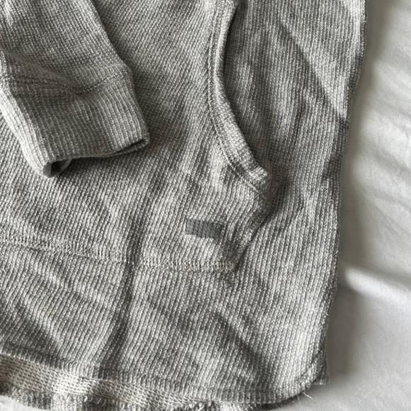 Levis Gray sweater with hoodies - Picture 3 of 4